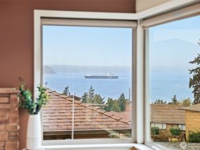 4019 SW Henderson Street, Seattle WA 98136