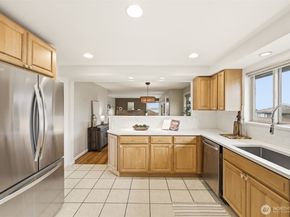4019 SW Henderson Street, Seattle WA 98136