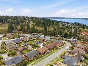 4019 SW Henderson Street, Seattle WA 98136