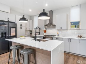 1772 Alki Avenue SW B, Seattle WA 98116