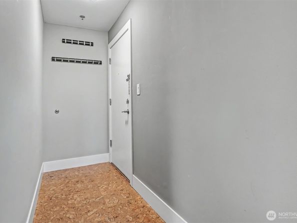 500 5th Ave W 303, Seattle WA 98119