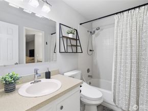 1812 SW 318th Place 28D, Federal Way WA 98023