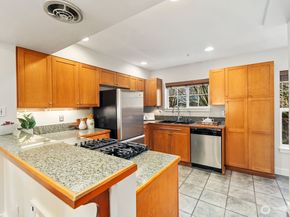 202 24th Avenue E 6, Seattle WA 98112