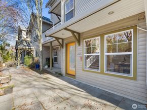 202 24th Avenue E 6, Seattle WA 98112
