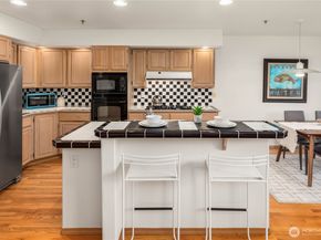 10142 NE 63rd Street, Kirkland WA 98033