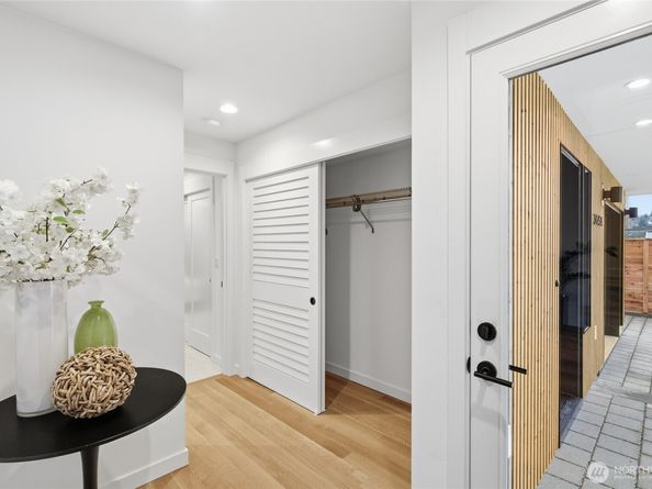 3646 Greenwood Avenue N B, Seattle WA 98103