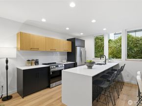 3646 Greenwood Avenue N B, Seattle WA 98103