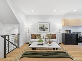 3646 Greenwood Avenue N B, Seattle WA 98103