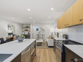 3646 Greenwood Avenue N B, Seattle WA 98103