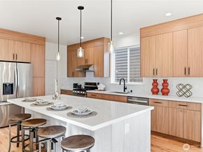 19440 77th Place NE, Kenmore WA 98028