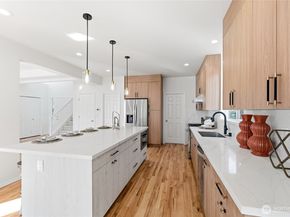 19440 77th Place NE, Kenmore WA 98028