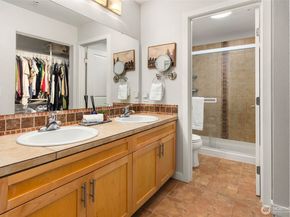 12023 NE 204th Place E302, Bothell WA 98011