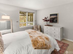 12023 NE 204th Place E302, Bothell WA 98011