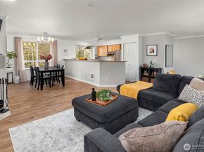 12023 NE 204th Place E302, Bothell WA 98011