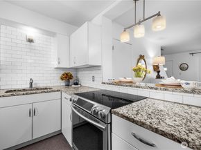 4877 Terrace Drive NE, Seattle WA 98105