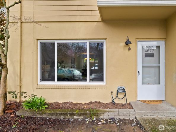 4877 Terrace Drive NE, Seattle WA 98105