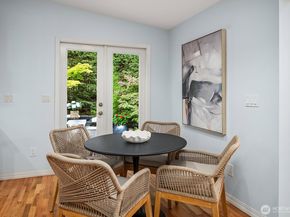 909 110th Avenue SE, Bellevue WA 98004