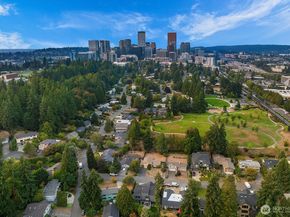 909 110th Avenue SE, Bellevue WA 98004