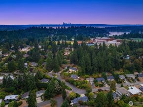 909 110th Avenue SE, Bellevue WA 98004