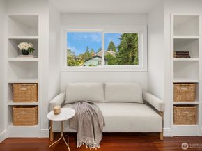 909 110th Avenue SE, Bellevue WA 98004