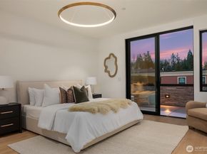 5917 104th Place NE, Kirkland WA 98033