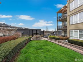 1840 25th Avenue NE 411, Issaquah WA 98029