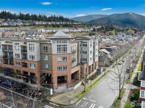 1840 25th Avenue NE 411, Issaquah WA 98029