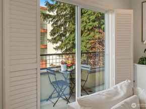 719 2nd Avenue W 202, Seattle WA 98119