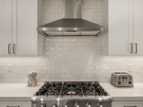 719 2nd Avenue W 202, Seattle WA 98119