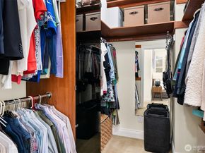 719 2nd Avenue W 202, Seattle WA 98119