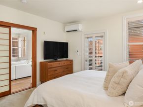 719 2nd Avenue W 202, Seattle WA 98119