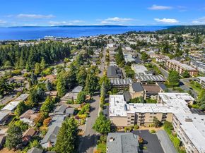 1071 4th Avenue S 302, Edmonds WA 98020