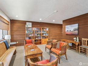 1071 4th Avenue S 302, Edmonds WA 98020