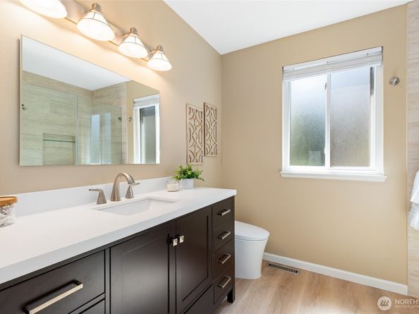 24209 SE 45th Street, Sammamish WA 98029