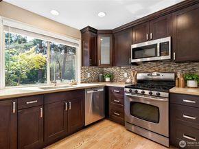 24209 SE 45th Street, Sammamish WA 98029