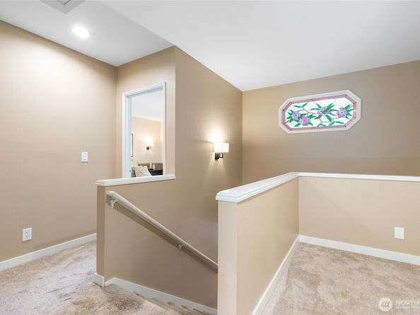 24209 SE 45th Street, Sammamish WA 98029
