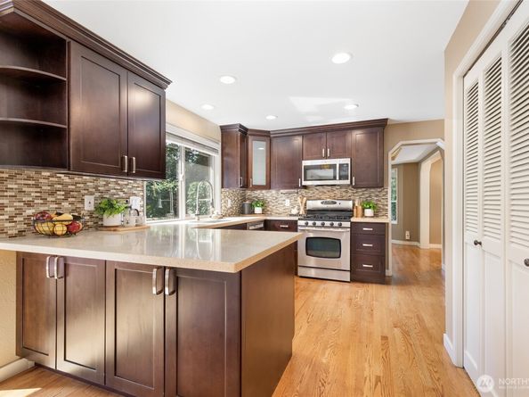 24209 SE 45th Street, Sammamish WA 98029
