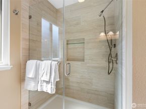 24209 SE 45th Street, Sammamish WA 98029