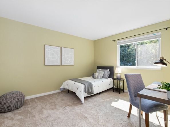24209 SE 45th Street, Sammamish WA 98029