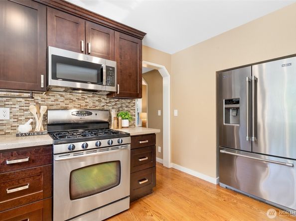 24209 SE 45th Street, Sammamish WA 98029