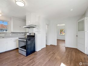 1702 Cedar Street B, Everett WA 98201