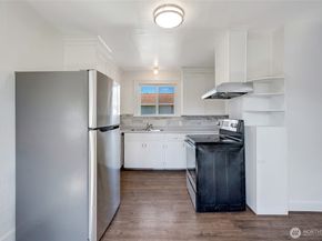 1702 Cedar Street B, Everett WA 98201