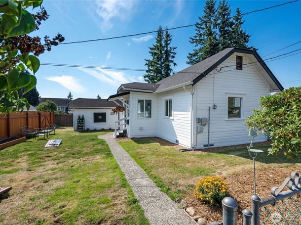 1702 Cedar Street B, Everett WA 98201