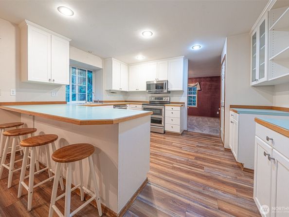 7919 NE Sunnywoods Lane, Kingston WA 98346