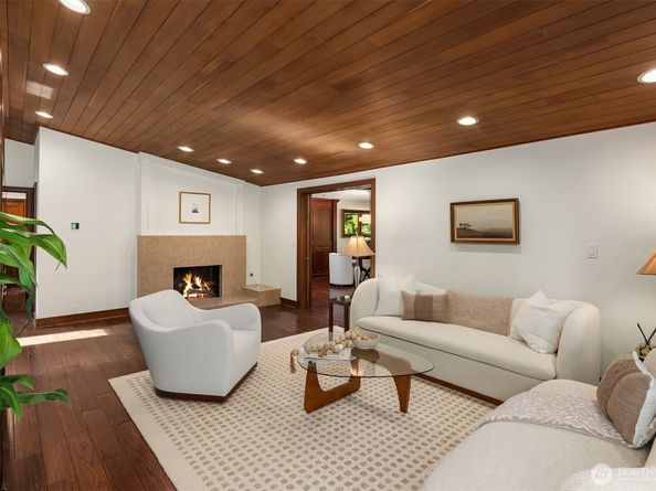 10250 SE 21st Street, Bellevue WA 98004