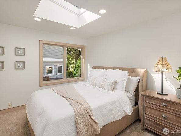 10250 SE 21st Street, Bellevue WA 98004