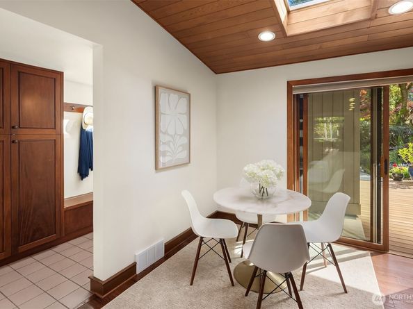 10250 SE 21st Street, Bellevue WA 98004