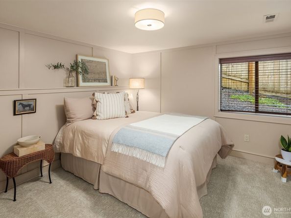 10250 SE 21st Street, Bellevue WA 98004