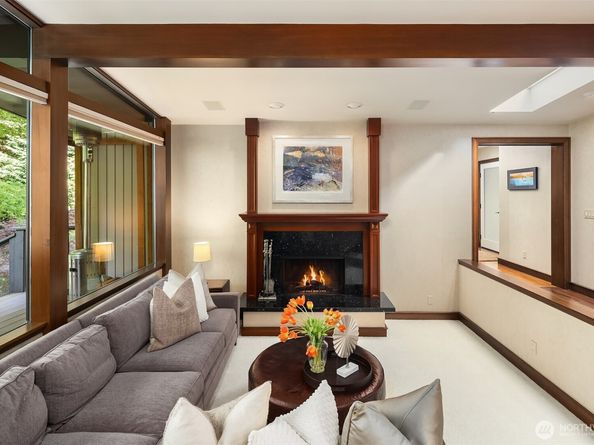 10250 SE 21st Street, Bellevue WA 98004