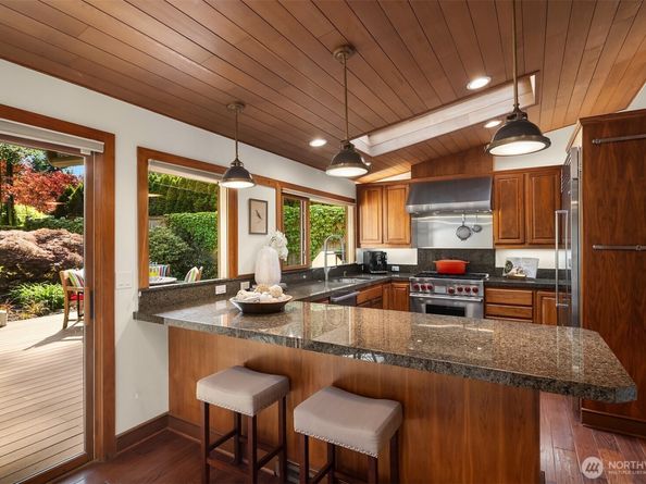 10250 SE 21st Street, Bellevue WA 98004